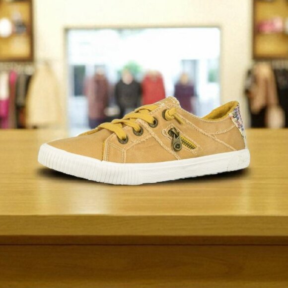 New Blowfish Fruit Sneakers Desert Sun Smoked 7.5 NIB - Picture 1 of 8